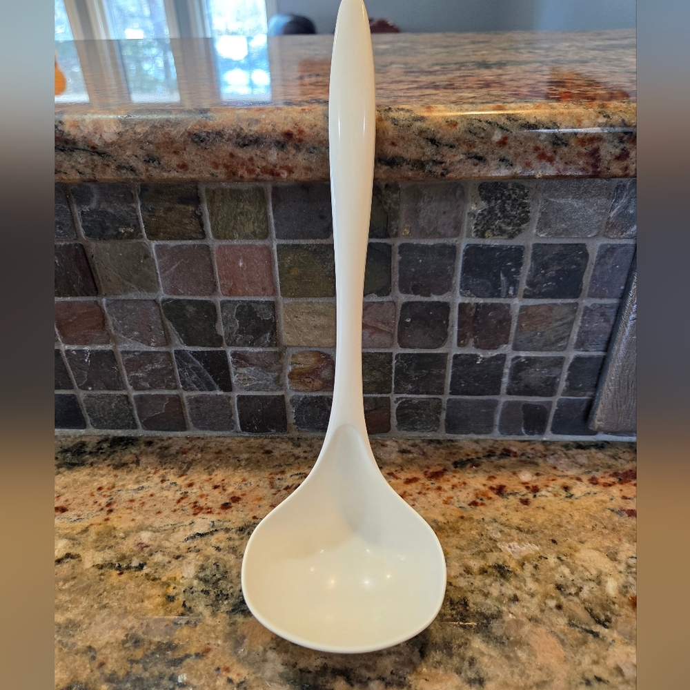 Vintage Rosti Melamine Danish White  Soup Ladle #2525 Length 11" Kitchen